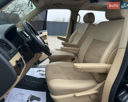 Чорний Фольксваген Мультиван, об'ємом двигуна 2.46 л та пробігом 300 тис. км за 13999 $, фото 26 на Automoto.ua