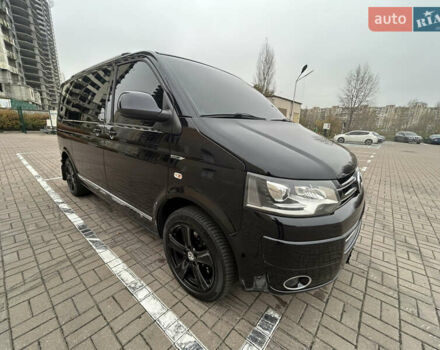 Черный Фольксваген Мультиван, объемом двигателя 1.97 л и пробегом 300 тыс. км за 25000 $, фото 4 на Automoto.ua