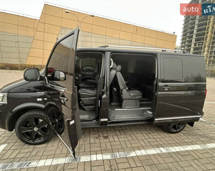 Черный Фольксваген Мультиван, объемом двигателя 1.97 л и пробегом 300 тыс. км за 25000 $, фото 32 на Automoto.ua