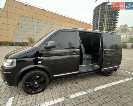 Черный Фольксваген Мультиван, объемом двигателя 1.97 л и пробегом 300 тыс. км за 25000 $, фото 29 на Automoto.ua