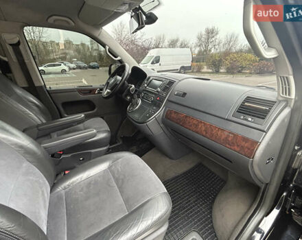 Черный Фольксваген Мультиван, объемом двигателя 1.97 л и пробегом 300 тыс. км за 25000 $, фото 37 на Automoto.ua