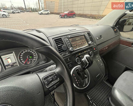 Черный Фольксваген Мультиван, объемом двигателя 1.97 л и пробегом 300 тыс. км за 25000 $, фото 40 на Automoto.ua