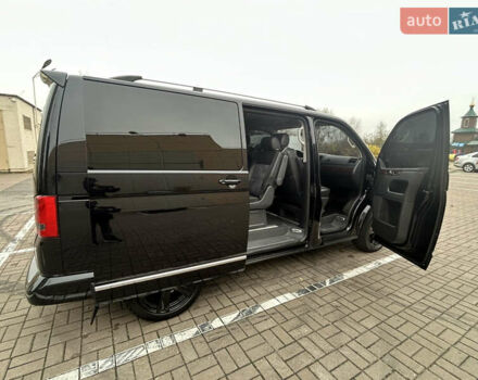 Черный Фольксваген Мультиван, объемом двигателя 1.97 л и пробегом 300 тыс. км за 25000 $, фото 30 на Automoto.ua