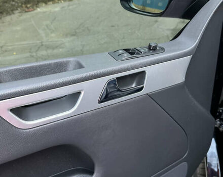 Черный Фольксваген Мультиван, объемом двигателя 1.98 л и пробегом 365 тыс. км за 19999 $, фото 44 на Automoto.ua