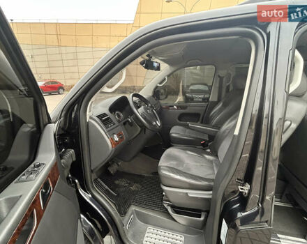 Черный Фольксваген Мультиван, объемом двигателя 1.97 л и пробегом 300 тыс. км за 25000 $, фото 38 на Automoto.ua