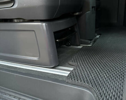 Черный Фольксваген Мультиван, объемом двигателя 1.98 л и пробегом 365 тыс. км за 19999 $, фото 53 на Automoto.ua