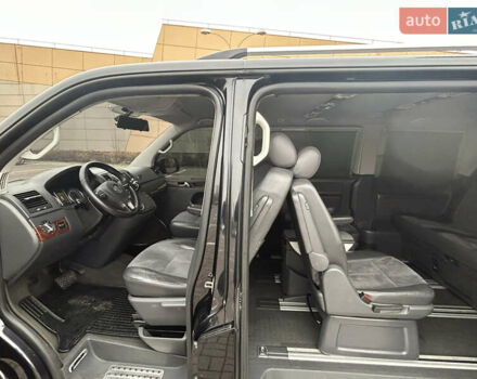 Черный Фольксваген Мультиван, объемом двигателя 1.97 л и пробегом 300 тыс. км за 25000 $, фото 34 на Automoto.ua