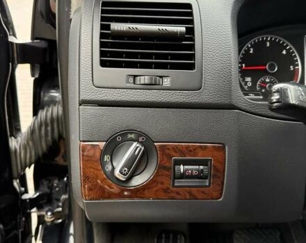 Черный Фольксваген Мультиван, объемом двигателя 1.98 л и пробегом 345 тыс. км за 21999 $, фото 34 на Automoto.ua