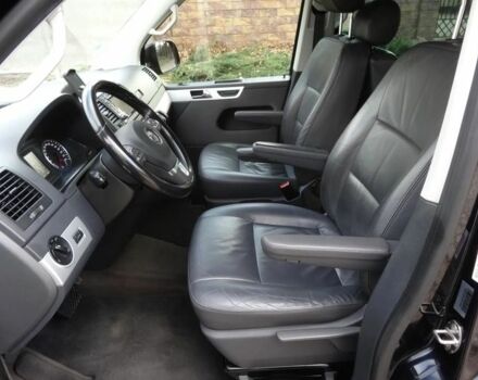 Черный Фольксваген Мультиван, объемом двигателя 2 л и пробегом 195 тыс. км за 9400 $, фото 19 на Automoto.ua