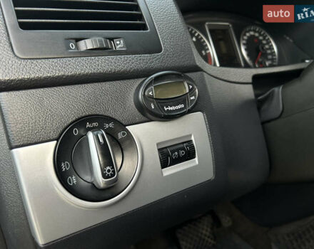 Черный Фольксваген Мультиван, объемом двигателя 2 л и пробегом 311 тыс. км за 21499 $, фото 11 на Automoto.ua