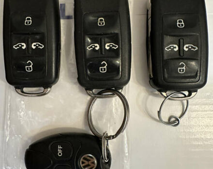 Черный Фольксваген Мультиван, объемом двигателя 1.98 л и пробегом 365 тыс. км за 19999 $, фото 64 на Automoto.ua