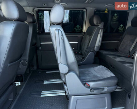 Чорний Фольксваген Мультиван, об'ємом двигуна 2 л та пробігом 365 тис. км за 21700 $, фото 12 на Automoto.ua