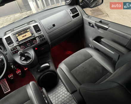 Черный Фольксваген Мультиван, объемом двигателя 2 л и пробегом 299 тыс. км за 24750 $, фото 50 на Automoto.ua