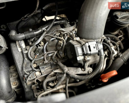 Черный Фольксваген Мультиван, объемом двигателя 2 л и пробегом 299 тыс. км за 24750 $, фото 71 на Automoto.ua