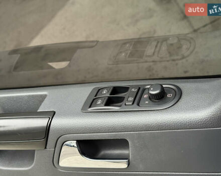 Черный Фольксваген Мультиван, объемом двигателя 2 л и пробегом 299 тыс. км за 24750 $, фото 35 на Automoto.ua