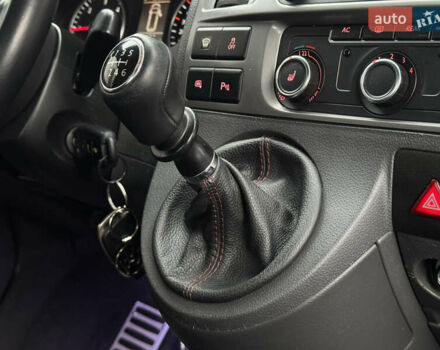 Черный Фольксваген Мультиван, объемом двигателя 2 л и пробегом 299 тыс. км за 24750 $, фото 59 на Automoto.ua