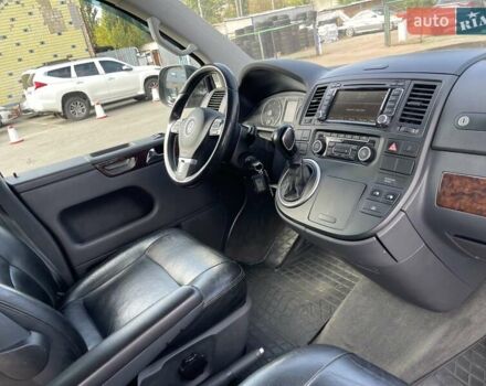 Черный Фольксваген Мультиван, объемом двигателя 2 л и пробегом 220 тыс. км за 21900 $, фото 26 на Automoto.ua