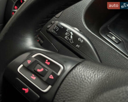 Черный Фольксваген Мультиван, объемом двигателя 2 л и пробегом 299 тыс. км за 24750 $, фото 66 на Automoto.ua