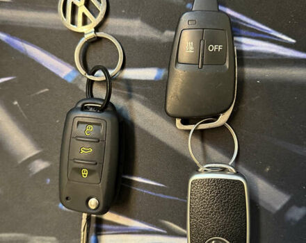 Черный Фольксваген Мультиван, объемом двигателя 2 л и пробегом 299 тыс. км за 24750 $, фото 75 на Automoto.ua