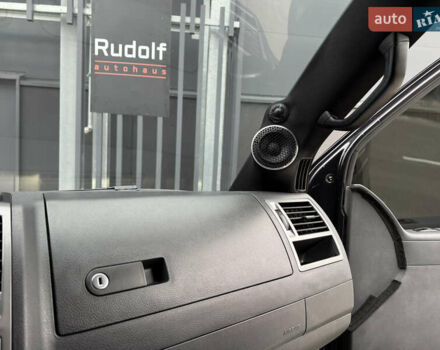 Черный Фольксваген Мультиван, объемом двигателя 2 л и пробегом 299 тыс. км за 24750 $, фото 56 на Automoto.ua