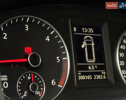 Черный Фольксваген Мультиван, объемом двигателя 2 л и пробегом 299 тыс. км за 24750 $, фото 38 на Automoto.ua