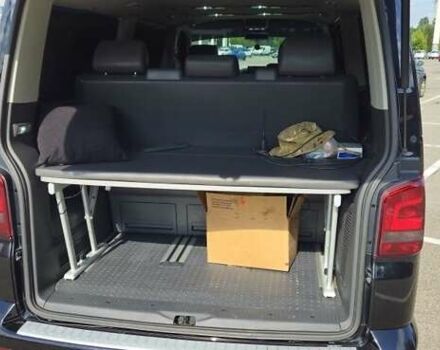 Черный Фольксваген Мультиван, объемом двигателя 2 л и пробегом 149 тыс. км за 30000 $, фото 5 на Automoto.ua