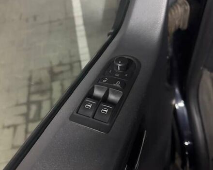 Черный Фольксваген Мультиван, объемом двигателя 1.97 л и пробегом 300 тыс. км за 20950 $, фото 11 на Automoto.ua