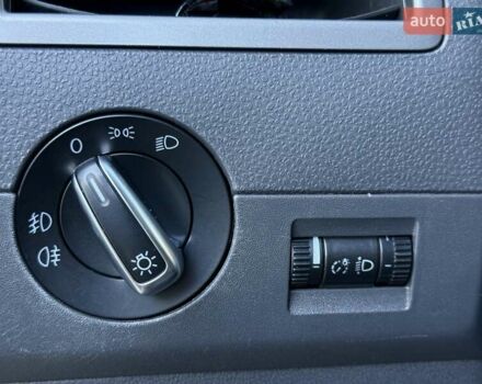 Черный Фольксваген Мультиван, объемом двигателя 1.97 л и пробегом 187 тыс. км за 18500 $, фото 23 на Automoto.ua