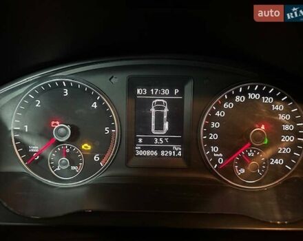 Черный Фольксваген Мультиван, объемом двигателя 1.97 л и пробегом 300 тыс. км за 20950 $, фото 16 на Automoto.ua