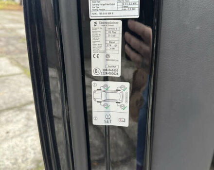 Чорний Фольксваген Мультиван, об'ємом двигуна 1.98 л та пробігом 191 тис. км за 25500 $, фото 10 на Automoto.ua