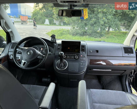 Черный Фольксваген Мультиван, объемом двигателя 2 л и пробегом 178 тыс. км за 29900 $, фото 27 на Automoto.ua