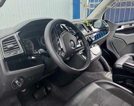 Черный Фольксваген Мультиван, объемом двигателя 1.97 л и пробегом 222 тыс. км за 37000 $, фото 9 на Automoto.ua