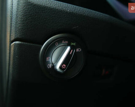 Чорний Фольксваген Мультиван, об'ємом двигуна 2 л та пробігом 265 тис. км за 45000 $, фото 23 на Automoto.ua