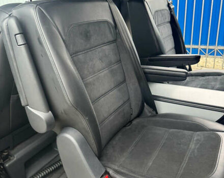 Черный Фольксваген Мультиван, объемом двигателя 1.97 л и пробегом 222 тыс. км за 37000 $, фото 15 на Automoto.ua