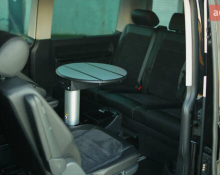 Чорний Фольксваген Мультиван, об'ємом двигуна 2 л та пробігом 265 тис. км за 45000 $, фото 40 на Automoto.ua