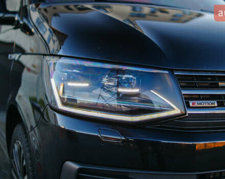 Чорний Фольксваген Мультиван, об'ємом двигуна 2 л та пробігом 265 тис. км за 45000 $, фото 4 на Automoto.ua