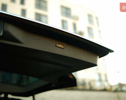 Чорний Фольксваген Мультиван, об'ємом двигуна 2 л та пробігом 265 тис. км за 45000 $, фото 18 на Automoto.ua