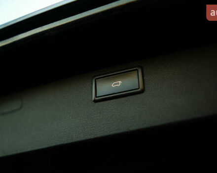 Чорний Фольксваген Мультиван, об'ємом двигуна 2 л та пробігом 265 тис. км за 45000 $, фото 13 на Automoto.ua