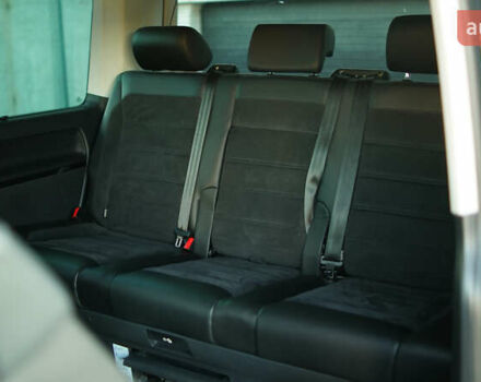 Чорний Фольксваген Мультиван, об'ємом двигуна 2 л та пробігом 265 тис. км за 45000 $, фото 43 на Automoto.ua