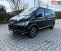 Чорний Фольксваген Мультиван, об'ємом двигуна 2 л та пробігом 175 тис. км за 42000 $, фото 3 на Automoto.ua