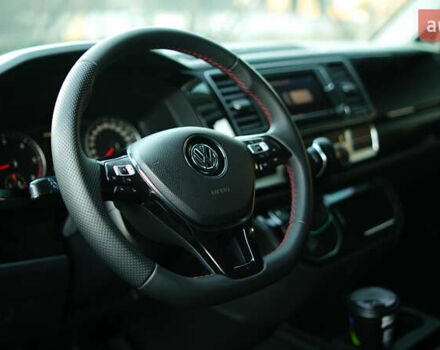 Чорний Фольксваген Мультиван, об'ємом двигуна 2 л та пробігом 265 тис. км за 45000 $, фото 22 на Automoto.ua