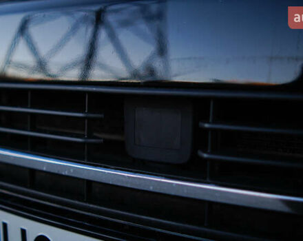 Чорний Фольксваген Мультиван, об'ємом двигуна 2 л та пробігом 265 тис. км за 45000 $, фото 3 на Automoto.ua