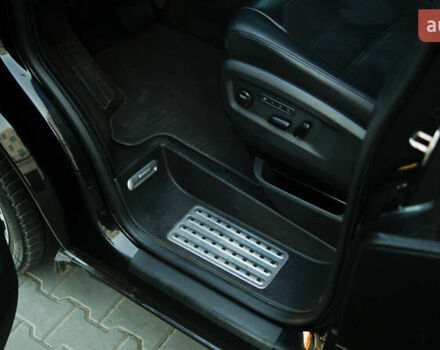 Чорний Фольксваген Мультиван, об'ємом двигуна 2 л та пробігом 265 тис. км за 45000 $, фото 24 на Automoto.ua