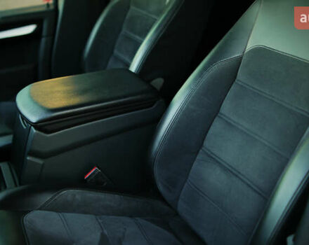 Чорний Фольксваген Мультиван, об'ємом двигуна 2 л та пробігом 265 тис. км за 45000 $, фото 27 на Automoto.ua