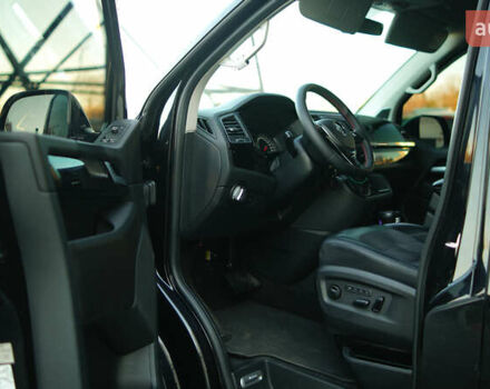 Чорний Фольксваген Мультиван, об'ємом двигуна 2 л та пробігом 265 тис. км за 45000 $, фото 26 на Automoto.ua