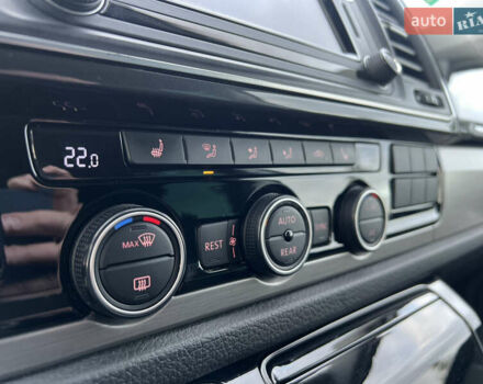 Черный Фольксваген Мультиван, объемом двигателя 2 л и пробегом 270 тыс. км за 31999 $, фото 40 на Automoto.ua