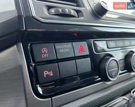 Черный Фольксваген Мультиван, объемом двигателя 2 л и пробегом 270 тыс. км за 31999 $, фото 32 на Automoto.ua