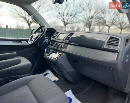 Черный Фольксваген Мультиван, объемом двигателя 2 л и пробегом 270 тыс. км за 31999 $, фото 16 на Automoto.ua