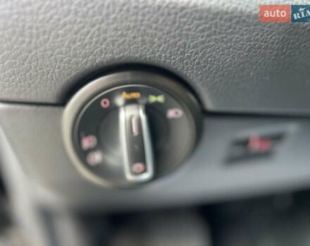 Черный Фольксваген Мультиван, объемом двигателя 2 л и пробегом 270 тыс. км за 31999 $, фото 29 на Automoto.ua