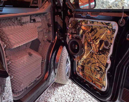 Фольксваген Мультиван 2018 у Києві на Automoto.ua Чорний Фольксваген Мультиван, об'ємом двигуна 2 л та пробігом 290 тис. км за 36000 $, фото 28 на Automoto.ua